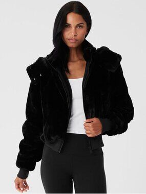 ALO Teddy fleece/removable hood/L/no flaws